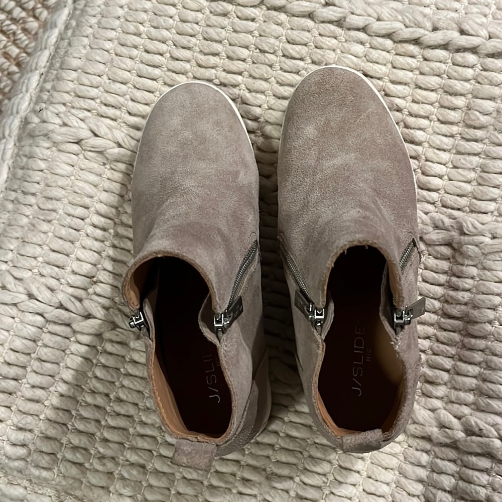 J/Slides Sky Sneaker
